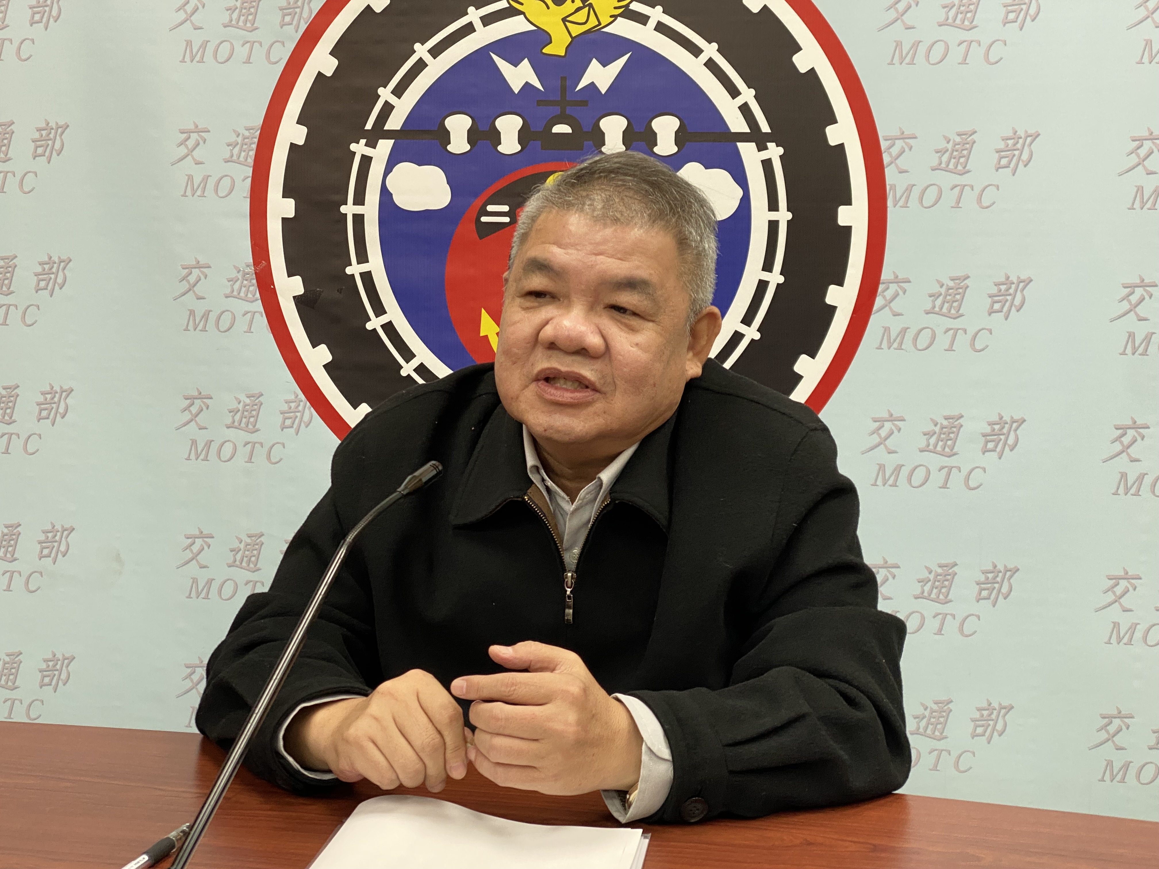 高公局副局長彭煥儒21日下午回應大型重機團體爭取上國道的訴求，指出基於3大理由，現階段仍不適宜開放。(吳琍君 攝)
