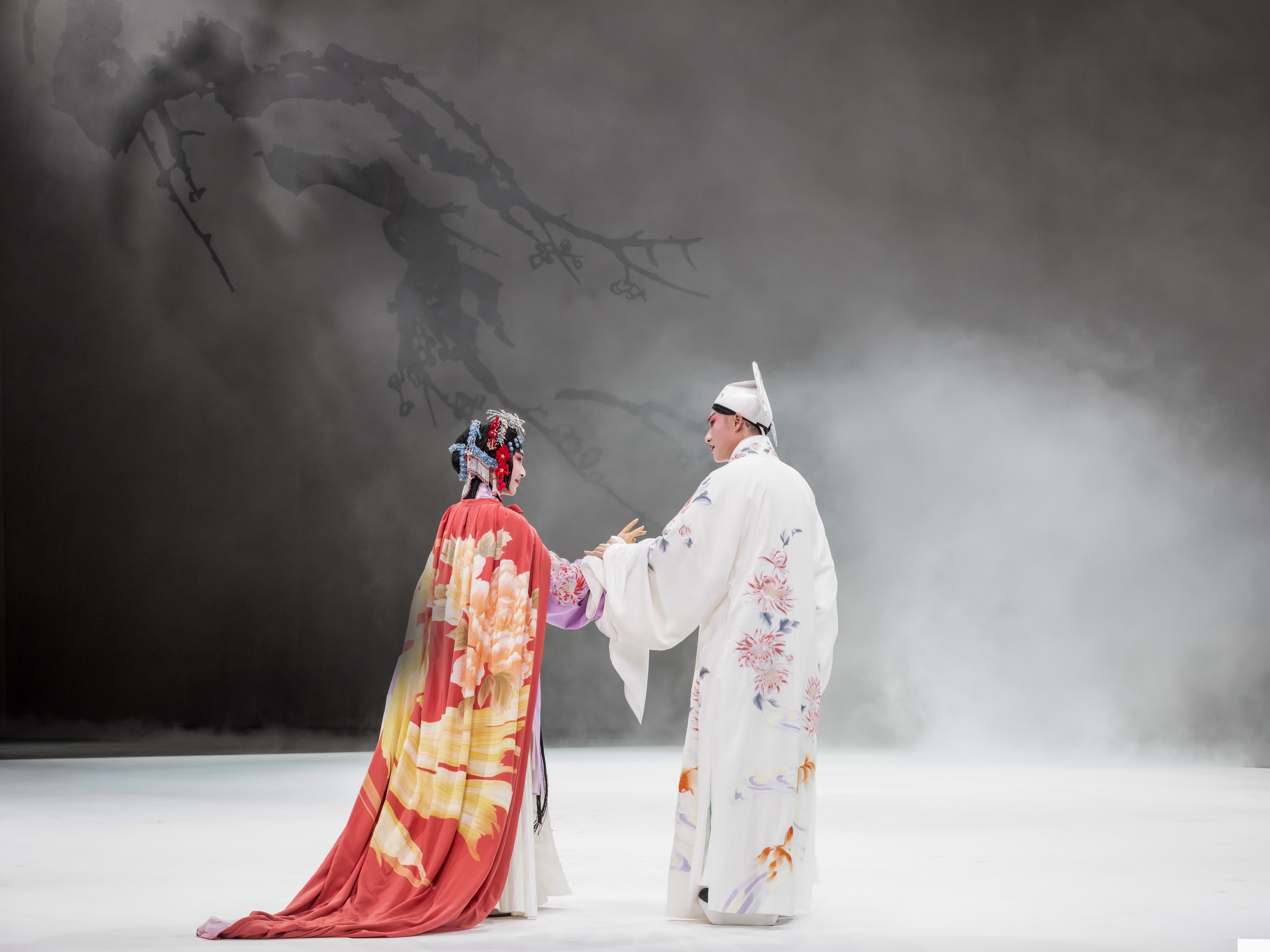 拆解重組湯顯祖巨作，「重逢〈牡丹亭〉」充滿新意。(轟炸機攝影／建國工程提供)