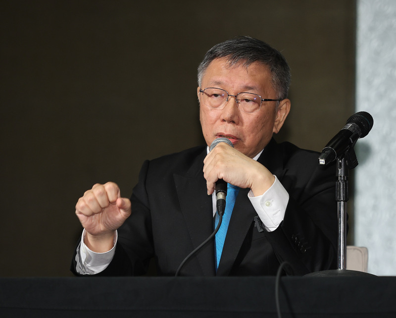 民眾黨總統參選人柯文哲確定24日上午11時前往中選會進行正副總統候選人登記。(資料照/中央社)