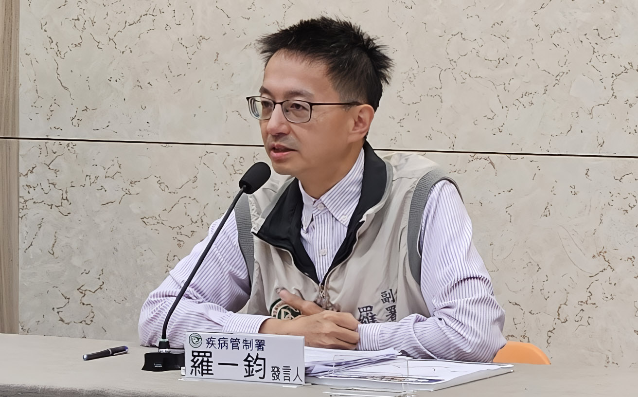 中國類流感疫情激增，疾管署副署長羅一鈞25日表示，除全面加強機場港埠戒備；也將發布致醫界通函，提醒全國醫界留意這波中國疫情現況。(資料照/劉品希 攝)