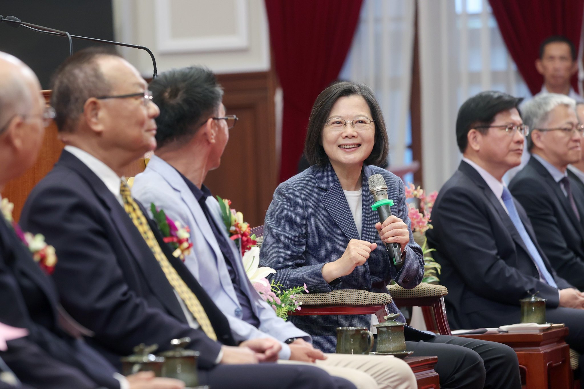 蔡英文總統24日上午接見「第31屆建築金石獎」得獎企業與地方政府獲獎單位代表。(圖：總統府Flickr)