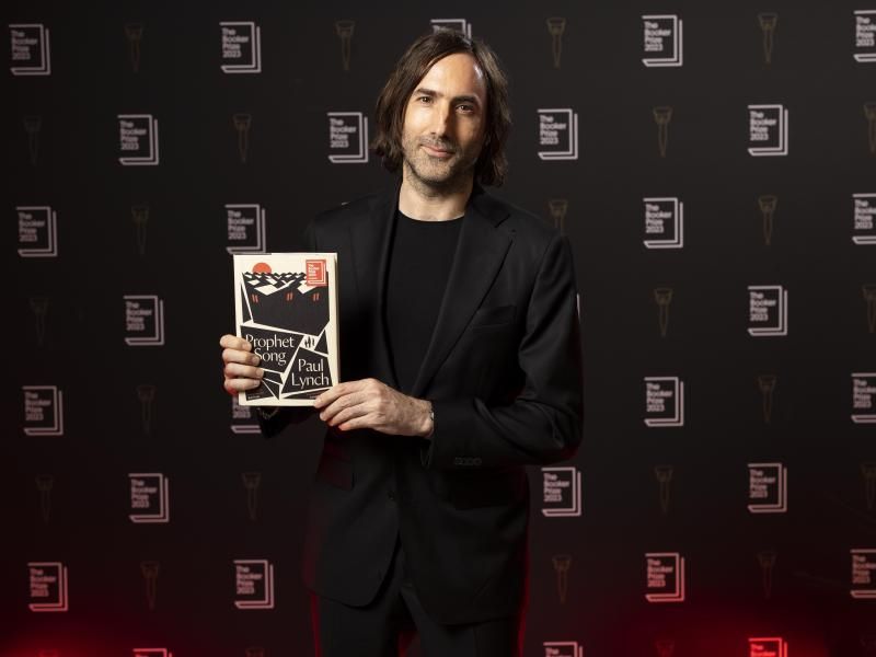 2023年「布克獎」(Booker Prize)得主26日揭曉，愛爾蘭作家林奇(Paul Lynch)以反烏托邦小說「先知之歌」(Prophet Song；暫譯)摘下殊榮。(圖:布克獎基金會)