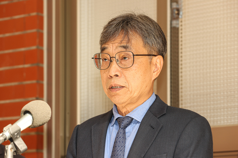 農業部代理部長陳駿季在立法院受訪。(圖：中央社)