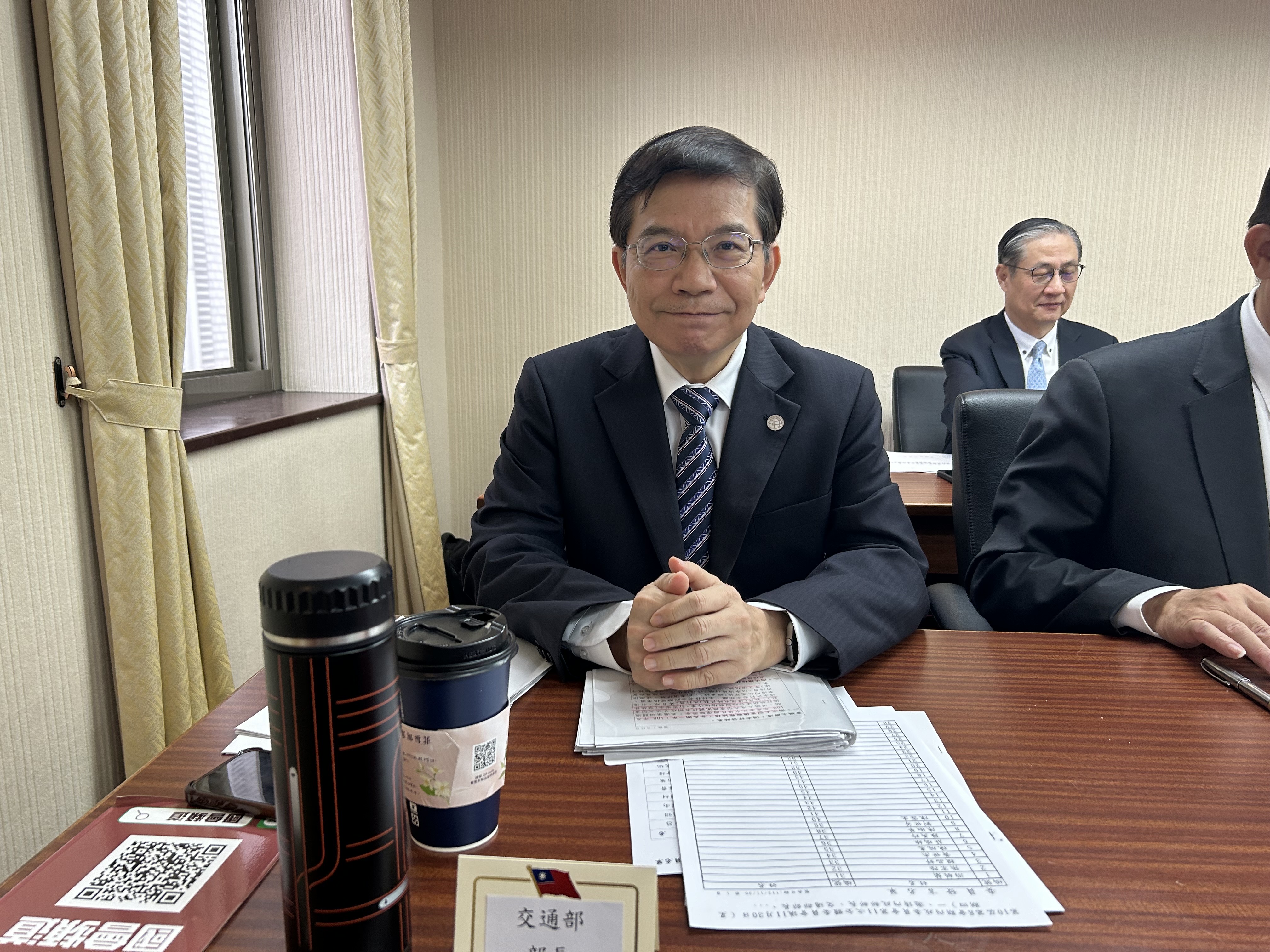 交通部長王國材今天(30日)到內政委員會專題報告並備詢。(趙婉淳 攝)