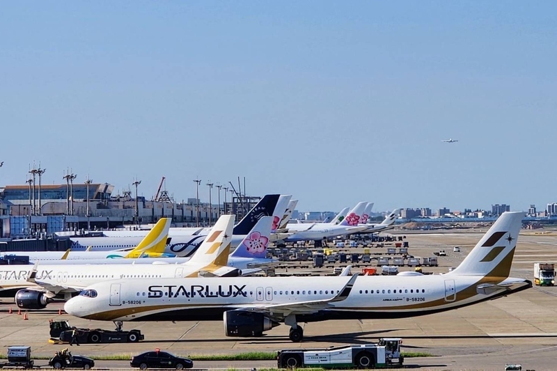 桃園國際機場公司今天(9日)說，配合總統、副總統就職典禮空中操演，13、15、17、19、20日部分航班有異動，旅客及接機民眾應注意。(圖：中央社)