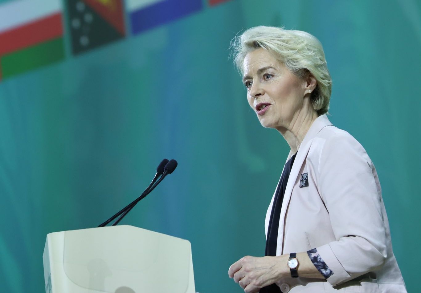 歐盟執委會主席范德賴恩(Ursula von der Leyen)，在聲明中表示歐盟與烏克蘭站在一起，並將被凍結的俄羅斯資產利息收益用於援助烏克蘭。 (圖:@vonderleyen)
