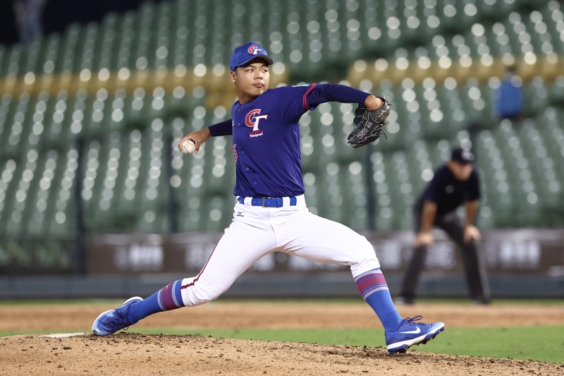 亞洲棒球錦標賽超級循環賽複賽台灣8日不敵日本，9日與菲律賓交手一定要贏，將派出19歲投手伍祐城先發。圖為伍祐城5日出賽畫面。（中華民國棒球協會提供） (圖：中央社)