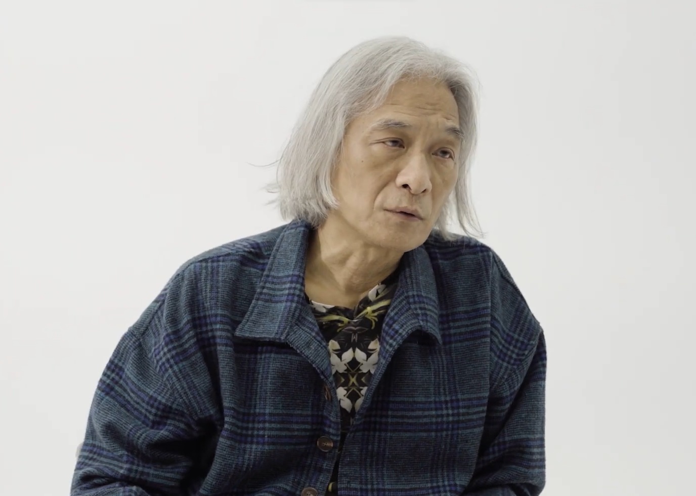 有「浪子詞人」之稱的作詞人潘源良。(翻攝TaiwanPlus Docs YouTube頻道)