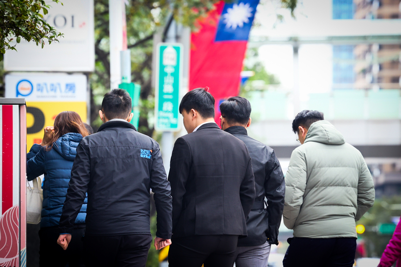 主計總處11日公布9月工業及服務業薪資統計，全體受僱員工經常性薪資平均數為新台幣4萬6643元。(圖：中央社)