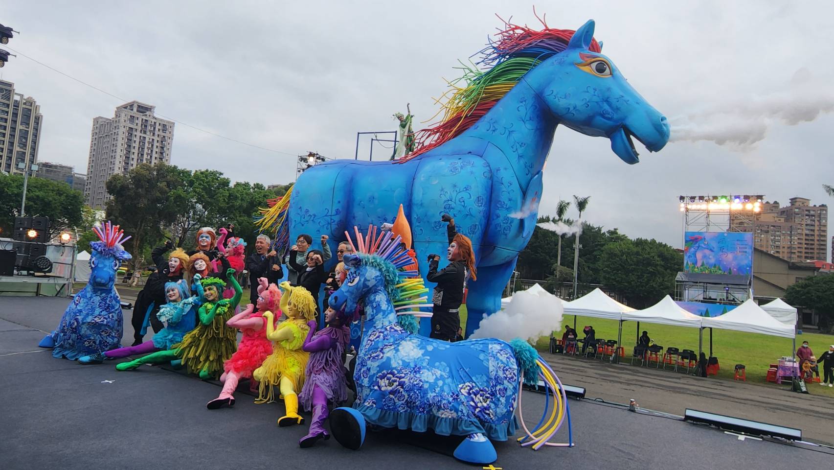 紙風車劇團與客委會聯手打造的客家親子劇《雨馬》，12月30日至2024年1月1日也將於新北板橋435藝文特區，連演9場。(江昭倫 攝)