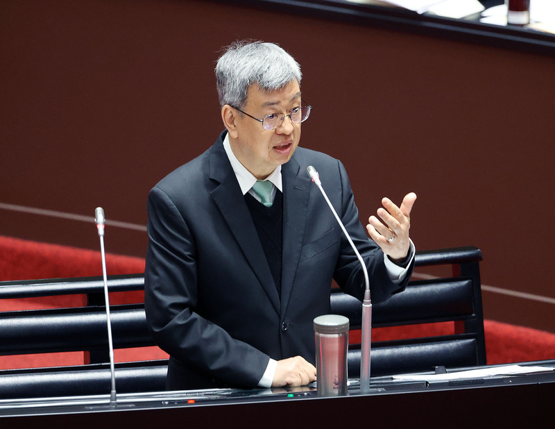 針對藍委質疑政府以國家警報介選，行政院長陳建仁反問中國發射衛星為何偏要經過台灣南部上空，為何不譴責中國？(圖：中央社)