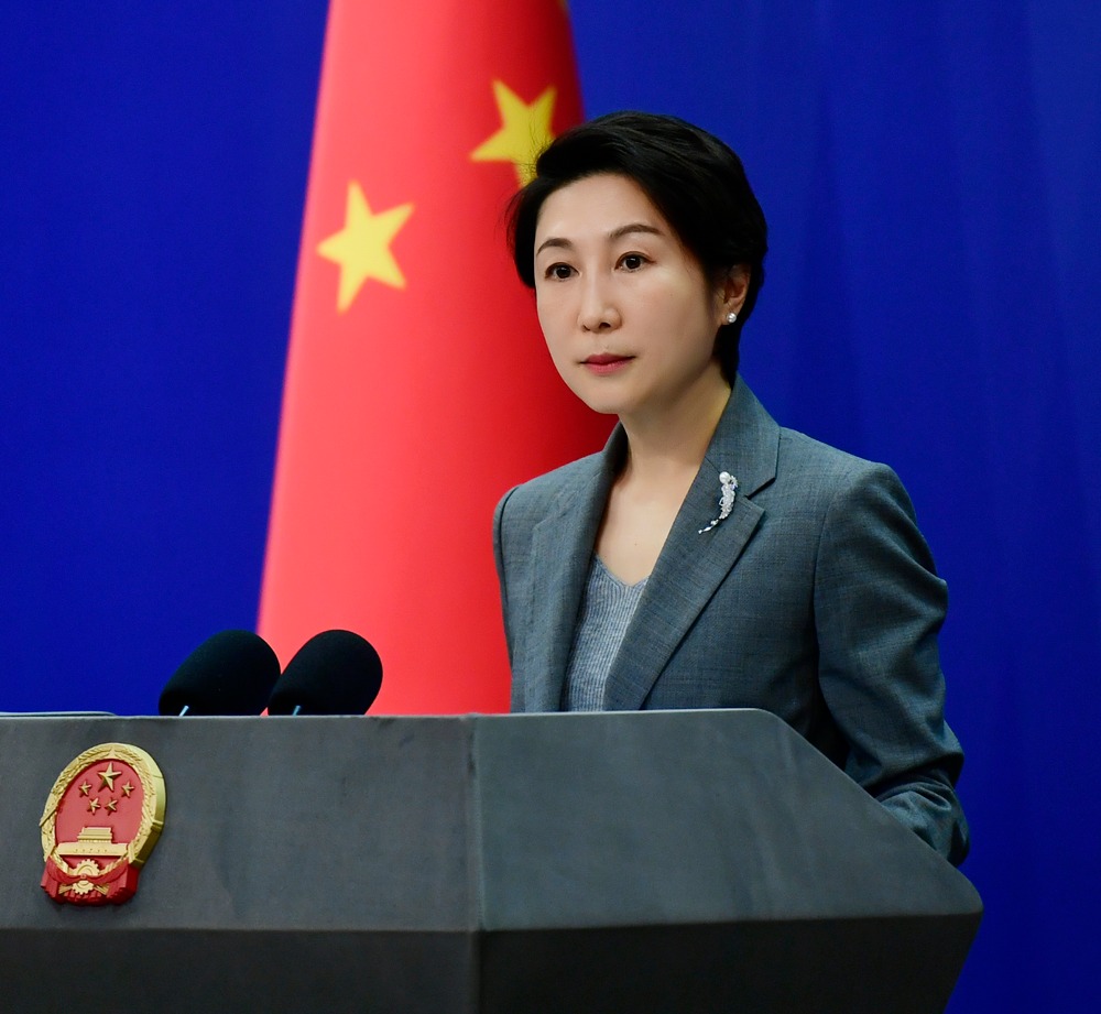 中國外交部發言人毛寧24日表示，已向美方提出交涉，並敦促美方「停止武裝台灣」。(FB＠MFA.CHN)
