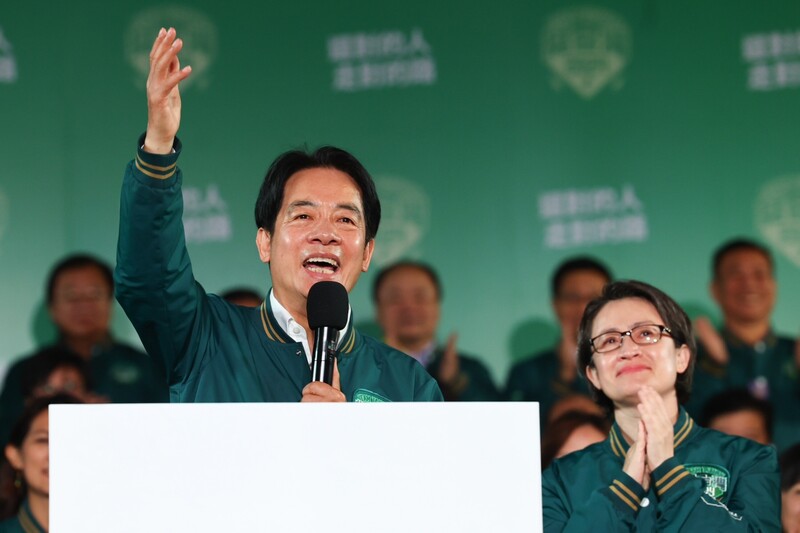 2024總統大選，民進黨「賴蕭配」勝選，並感謝台灣人民共同寫下民主新頁。(圖：中央社)