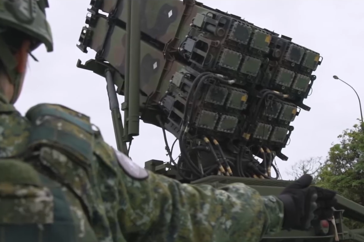 為維持空軍愛國者飛彈系統妥善，台美雙方簽署新台幣7億7208萬元的「飛彈系統技術支援服務」。(圖擷自國防部發言人臉書)