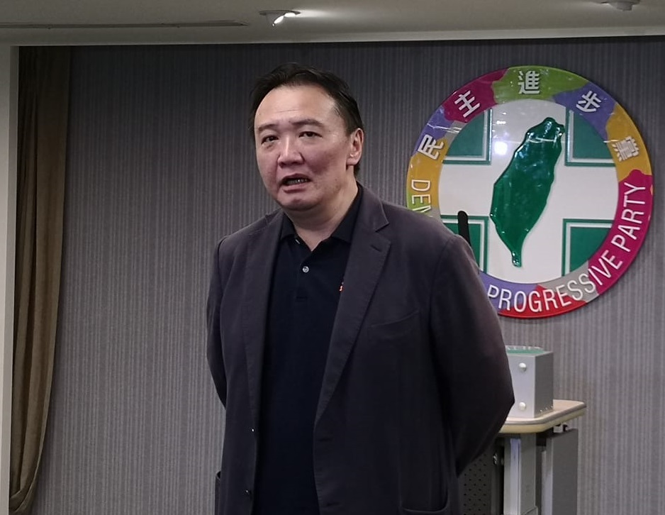 民進黨秘書長許立明坦言，開不開放抖音是個困難的議題。(劉玉秋 攝)