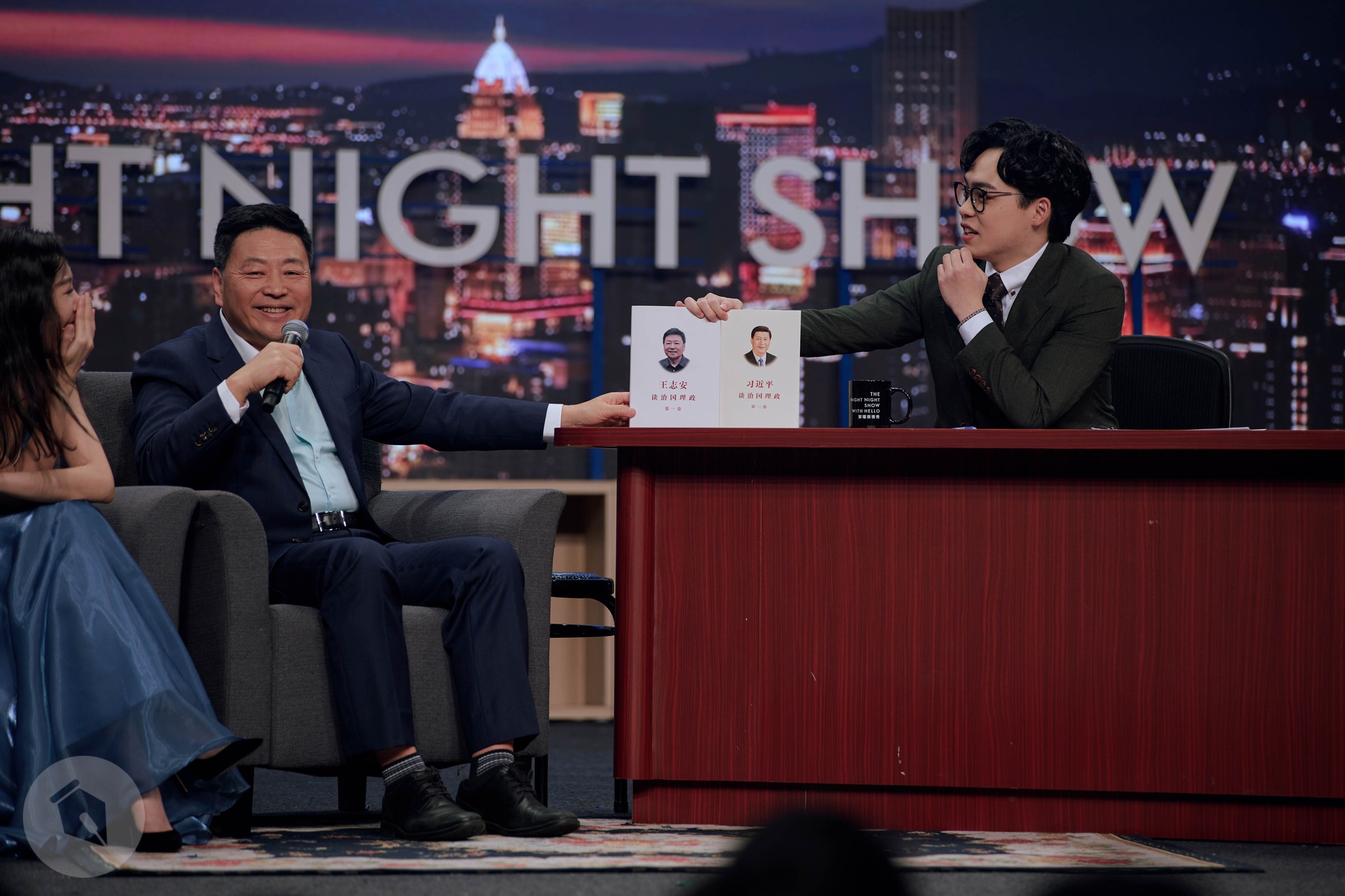 中國媒體人王志安(左二)日前參與台灣網路脫口秀節目「賀瓏夜夜秀」。發言涉及歧視身心障礙者，引發爭議。（圖：取自STR Network 粉專）