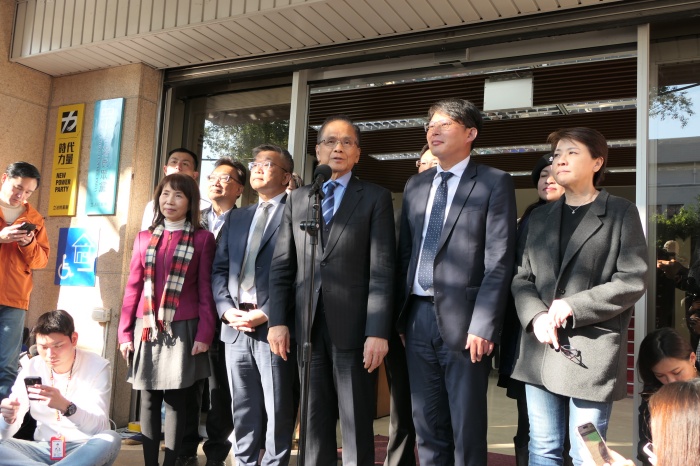 民進黨「游昌配」拜會民眾黨團，針對「單一召委制」，游錫堃表示，他個人支持，不代表民進黨。（劉玉秋 攝）