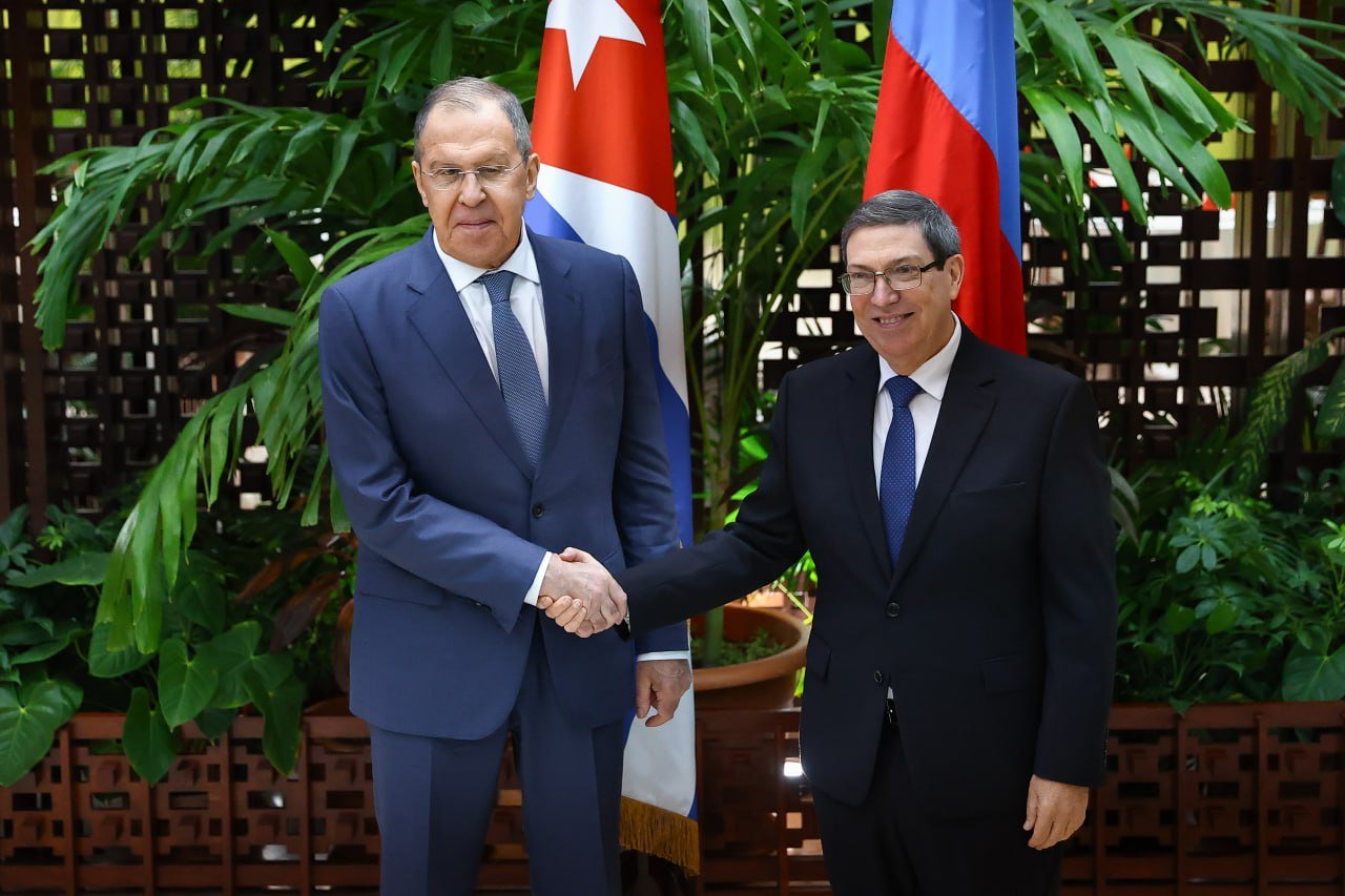 俄羅斯外長拉夫羅夫(Sergei Lavrov,左)19日在哈瓦那會見古巴外長羅德里格斯(Bruno Rodriguez)。 (圖:@mfa_russia)
