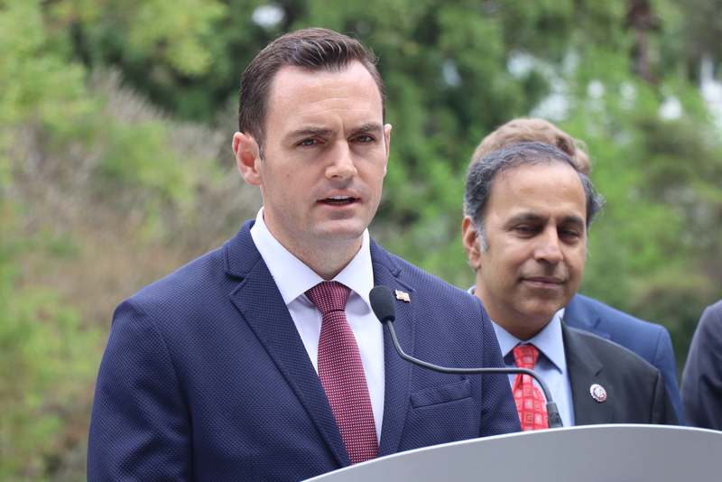 美國眾議院美中戰略競爭特別委員會主席蓋拉格表示，無論誰當選美國總統，對台灣的支持都不會改變。(圖：中央社)