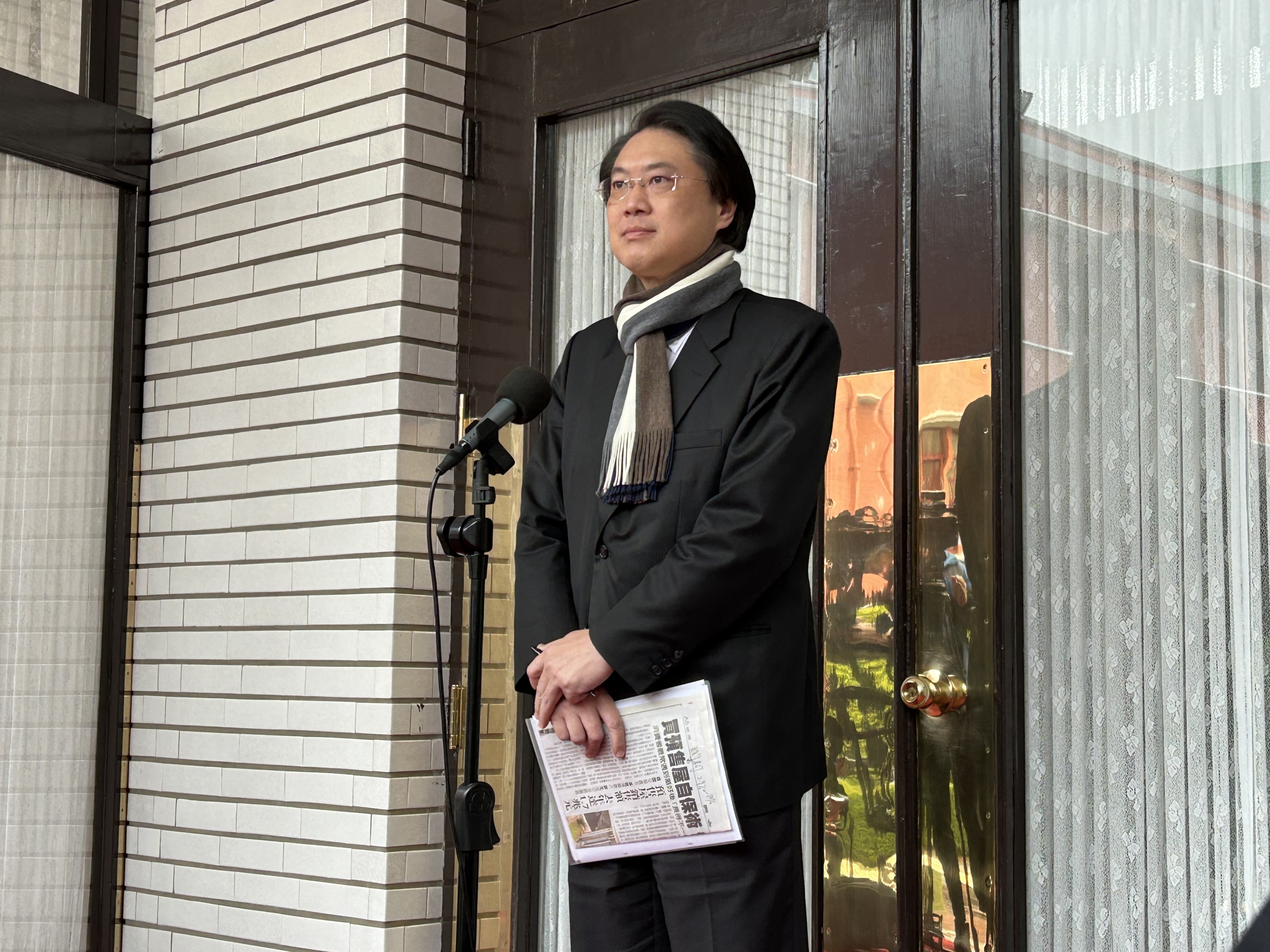 中市府將標售123筆土地遭質疑帶頭炒房，內政部長林右昌籲改作社會住宅用地。(林詠青 攝)