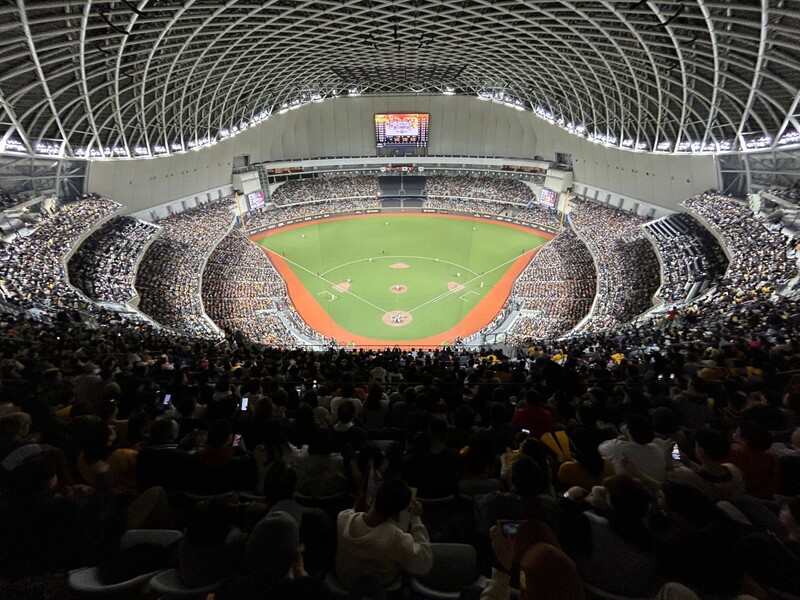 圖片為「讀賣巨人軍90週年紀念台灣試合」交流賽，在台北大巨蛋舉行，將是台灣史上最多觀眾的棒球賽事。中央社記者王騰毅攝  113年3月2日 (圖：中央社)