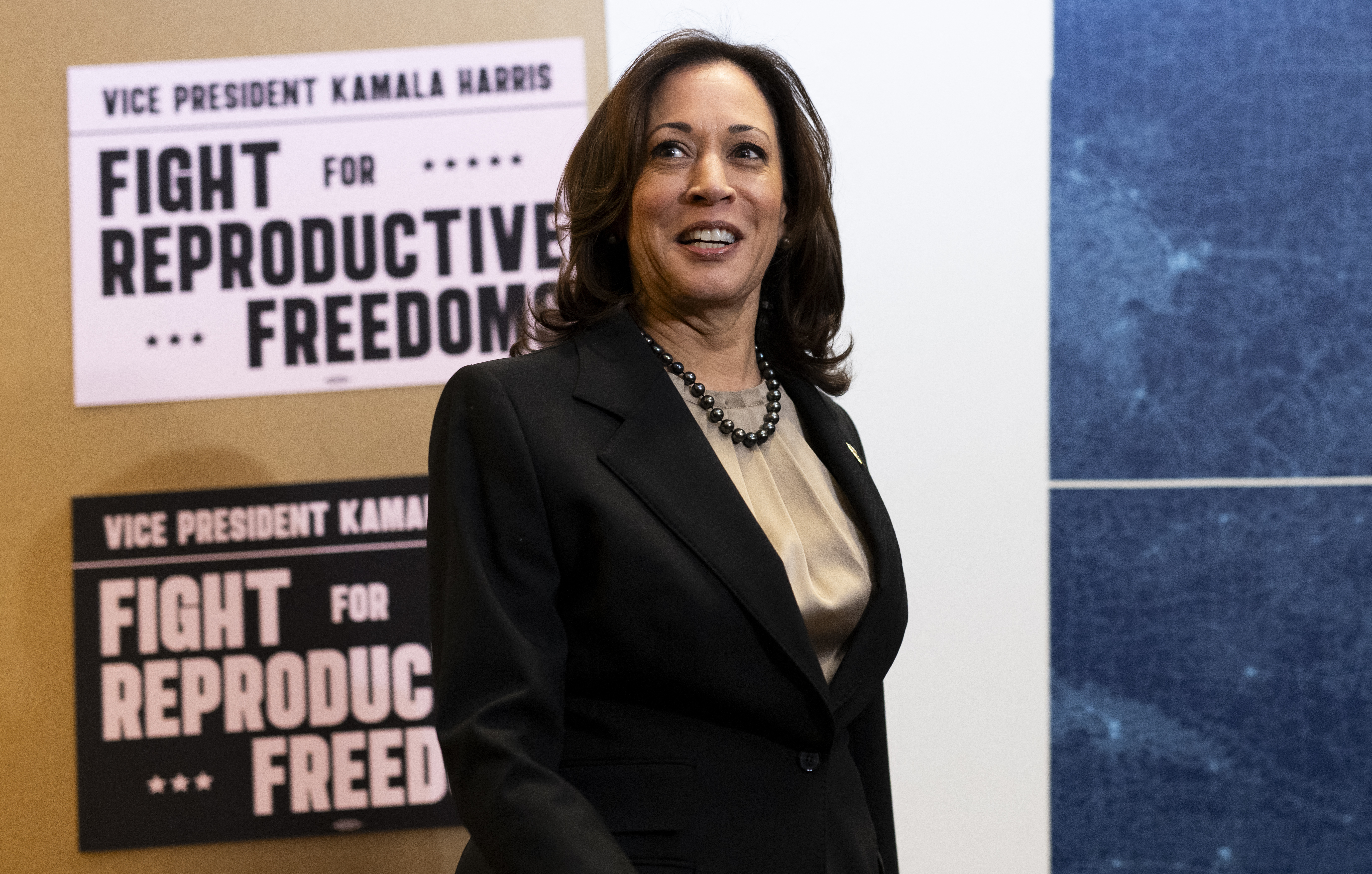 美國副總統賀錦麗(Kamala Harris)14日走訪明尼蘇達州聖保羅(Saint Paul)的計劃生育中心(Planned Parenthood center)。 (AFP)
