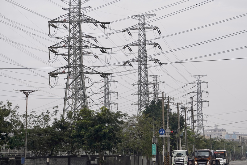 經濟部今天(15日)公布年度全國電力資源供需報告，預估2030年用電將成長約12%到13%，到2033年為止，年平均用電成長幅度將達2.8%。 (示意圖：中央社)