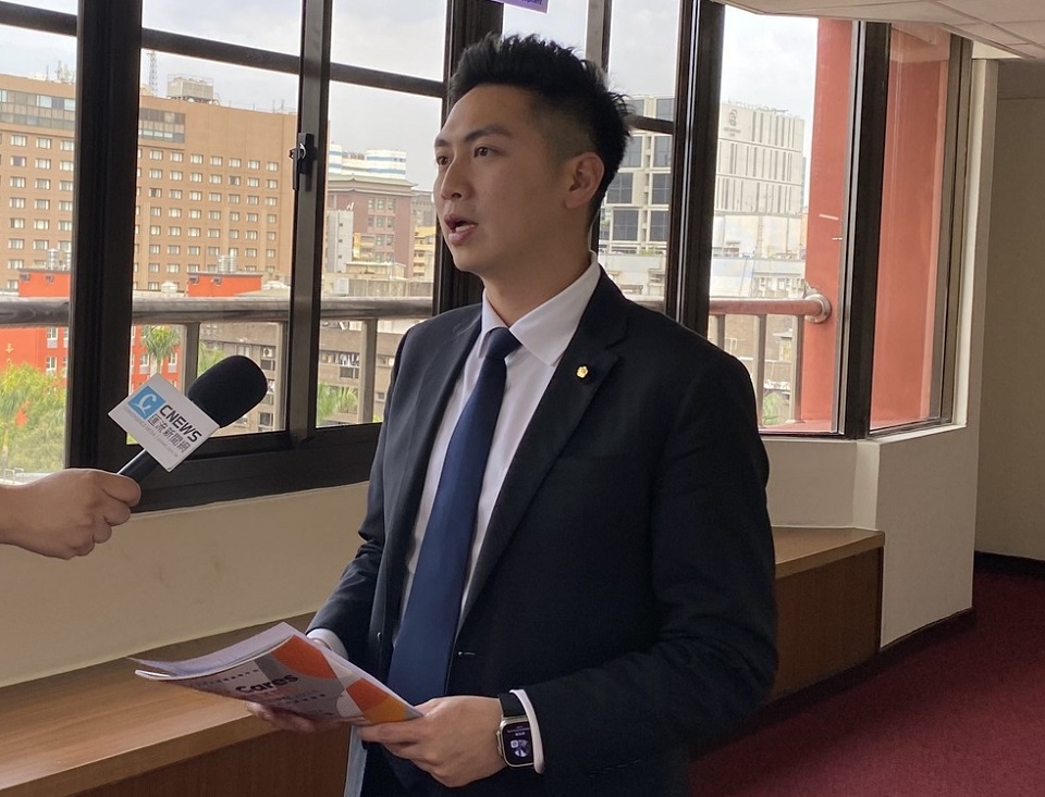 身兼國民黨青年部主任的立委廖偉翔21日表示，目前正在籌備相關網路平台，聚焦進步價值等議題，藉由課程提供，爭取青年成為會員。(圖：廖偉翔臉書)