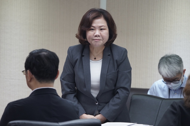 立法院社福及衛環委員會25日安排勞動部長許銘春(中)進行業務報告並備詢。(圖：中央社)