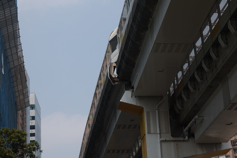 新北環狀線一處高架路段在花蓮0403地震後，發生軌道位移狀況。 (圖：中央社)