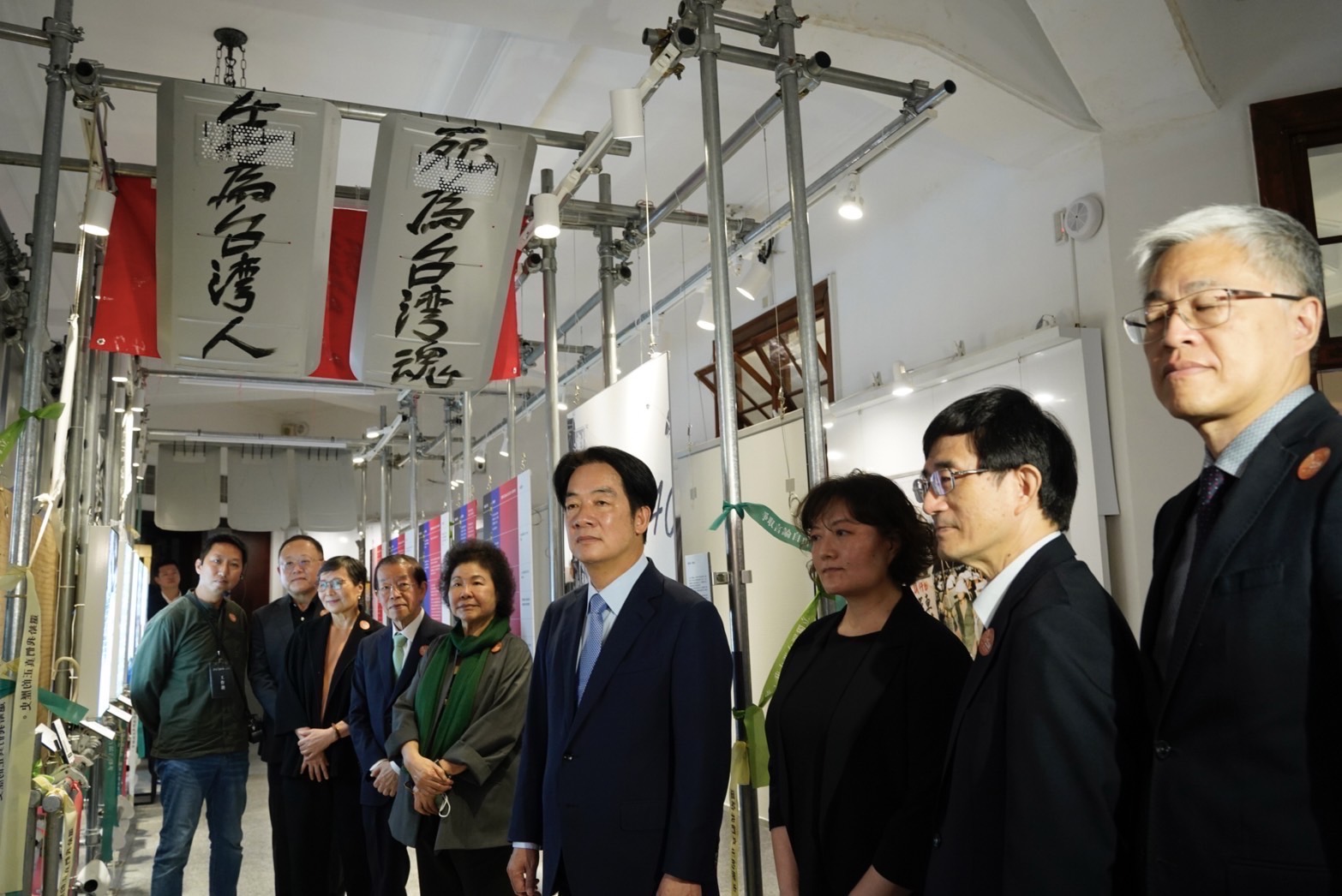 副總統賴清德(右4)6日出席鄭南榕特展。(翻攝自國家人權委員會臉書)