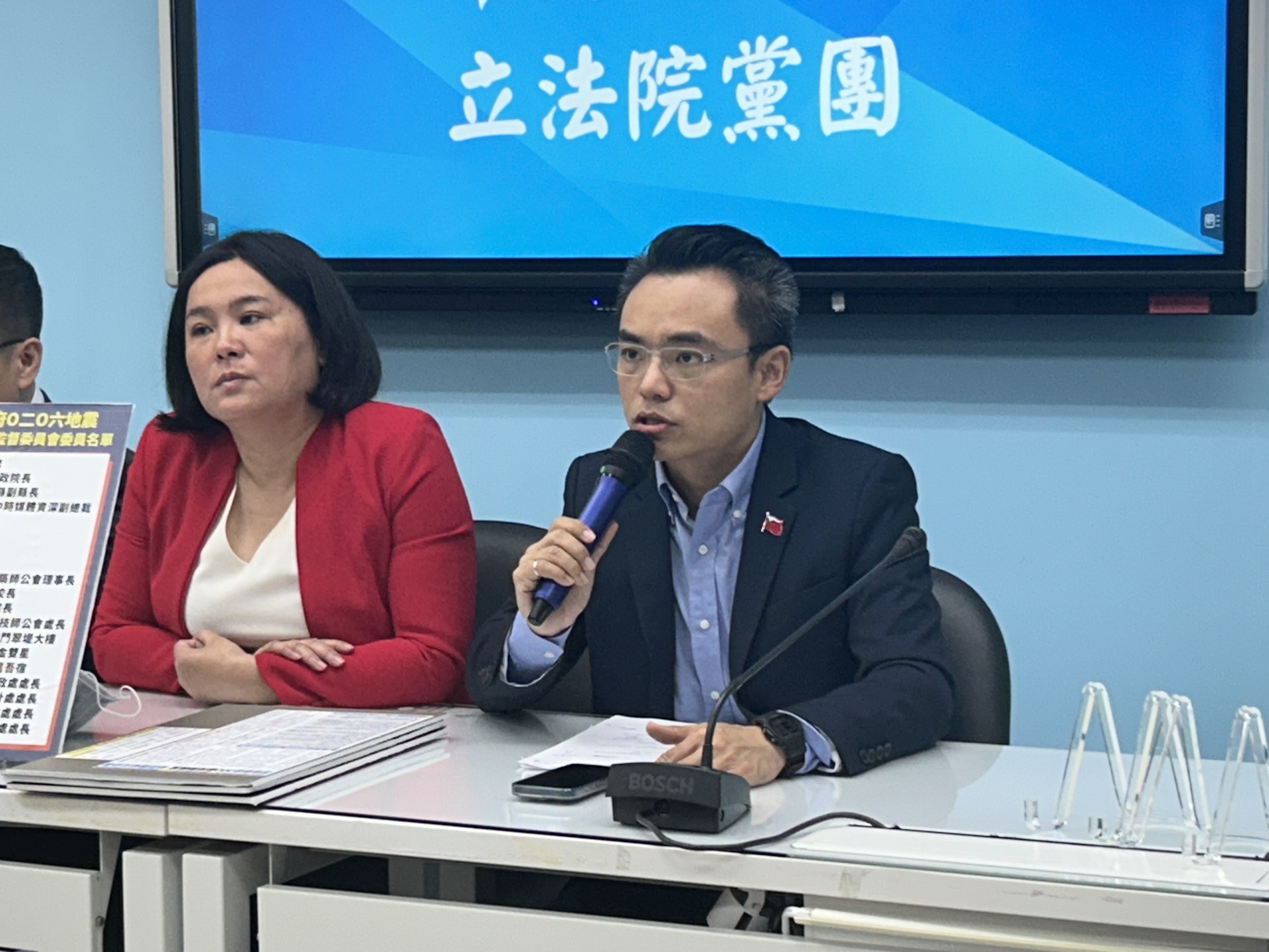 國民黨團書記長洪孟楷(右)表示，沒有全部出席，甲動就是失敗，後續依規定處分。(資料照/趙婉淳 攝)
