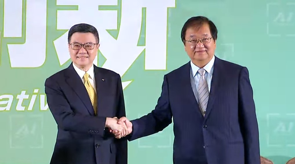 準閣揆卓榮泰宣布，前民進黨立委邱泰源接衛福部長。(翻攝直播畫面)