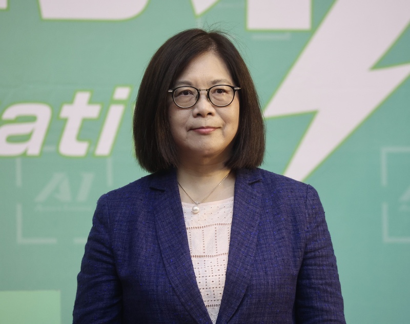 學者出身、曾任5屆立委的管碧玲2023年出掌海委會成首名女主委。內定行政院長卓榮泰23日宣布管碧玲將續任，她任期推動海洋保育法、面對中國漁船翻覆案等能力備受肯定，將持續堅守台灣尊嚴及安全。(圖：中央社)