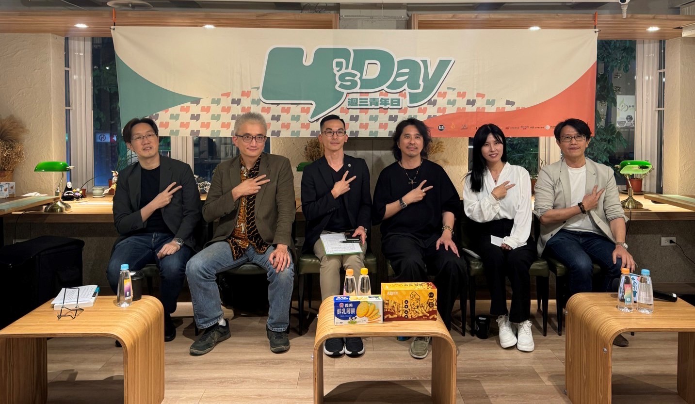 Y’s Day「週三青年日」1日舉行「數位轉型下的工作機會－青年如何獲得不被AI取代的關鍵能力」座談。圖左起楊方儒 杜奕瑾 譚偉恩 葉丙成 林奇葳 董思齊。(台灣智庫提供)