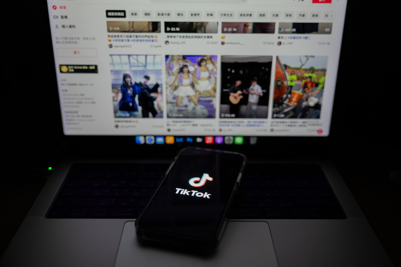 美國總統拜登（Joe Biden）簽署包裹法案，包括給予字節跳動（ByteDance）270天的期限來出售TikTok在美國的資產，否則將面臨封殺。(圖：中央社)