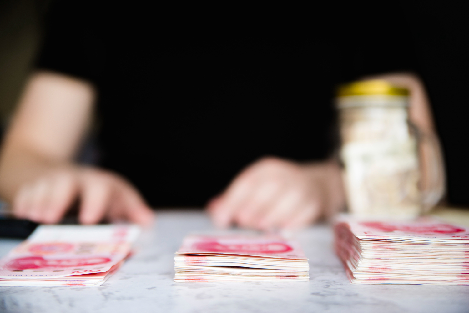 中共總書記習近平掌權以來強力打擊貪腐，但美媒批評「年年反貪，涉貪人數卻每年增加」。(示意圖：freepik)