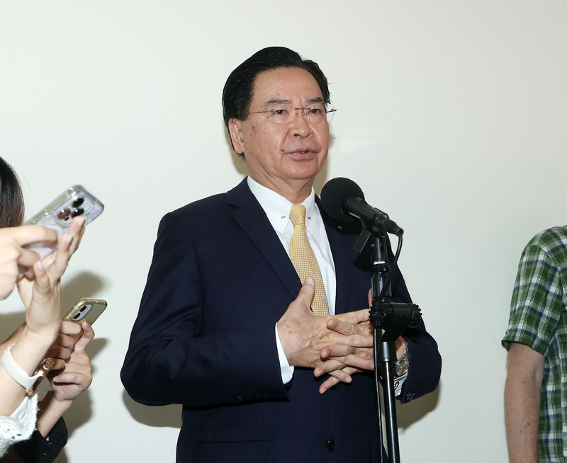 國安會秘書長吳釗燮(圖)擔任外交部長時期的何姓助理疑涉共諜案，遭羈押禁見。資料照。(圖：中央社)