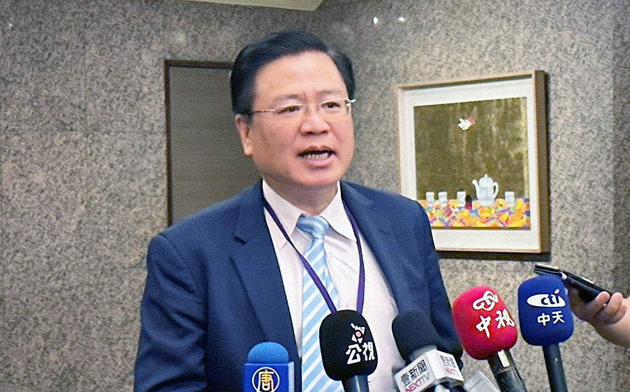 全國商業總會理事長許舒博表示，最低工資調漲已是既定政策，漲幅3到4%是可商議範圍。(資料照/謝佳興 攝)