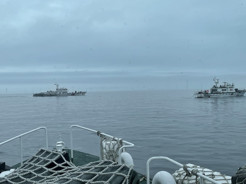 美威脅情報分析師赴國會聽證時表示，中國若攻台難以掩蓋必須進行的大量準備。圖為中共上月23日發動對台軍演，海巡派出巡防艇驅離中共艦艇。（海巡署提供） (圖：中央社)