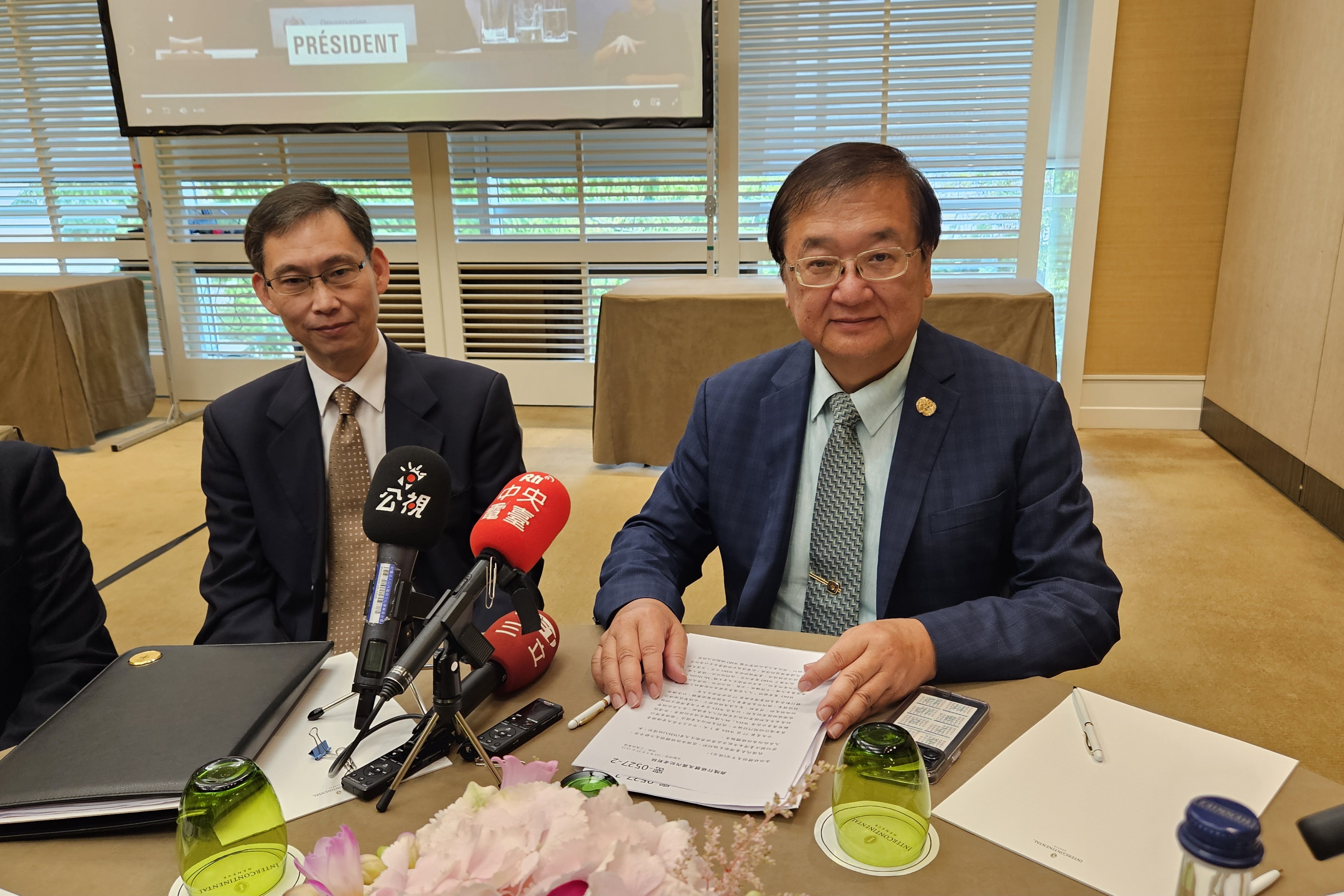 外交部國際組織司司長孫儉元(左)表示，中國以一中原則進行認知戰，但許多國家支持的是一中政策。(劉品希 攝)