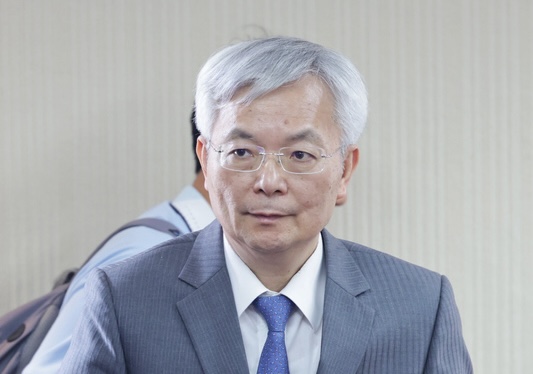 民進黨政策會執行長王義川日前指出，可用手機訊號定位，分析在立法院外群眾年齡。警政署長張榮興(圖)29日在立法院表示，警察執行群眾活動勤務時，會維持秩序，但「絕對不會」用手機訊號定位群眾。(圖：中央社)