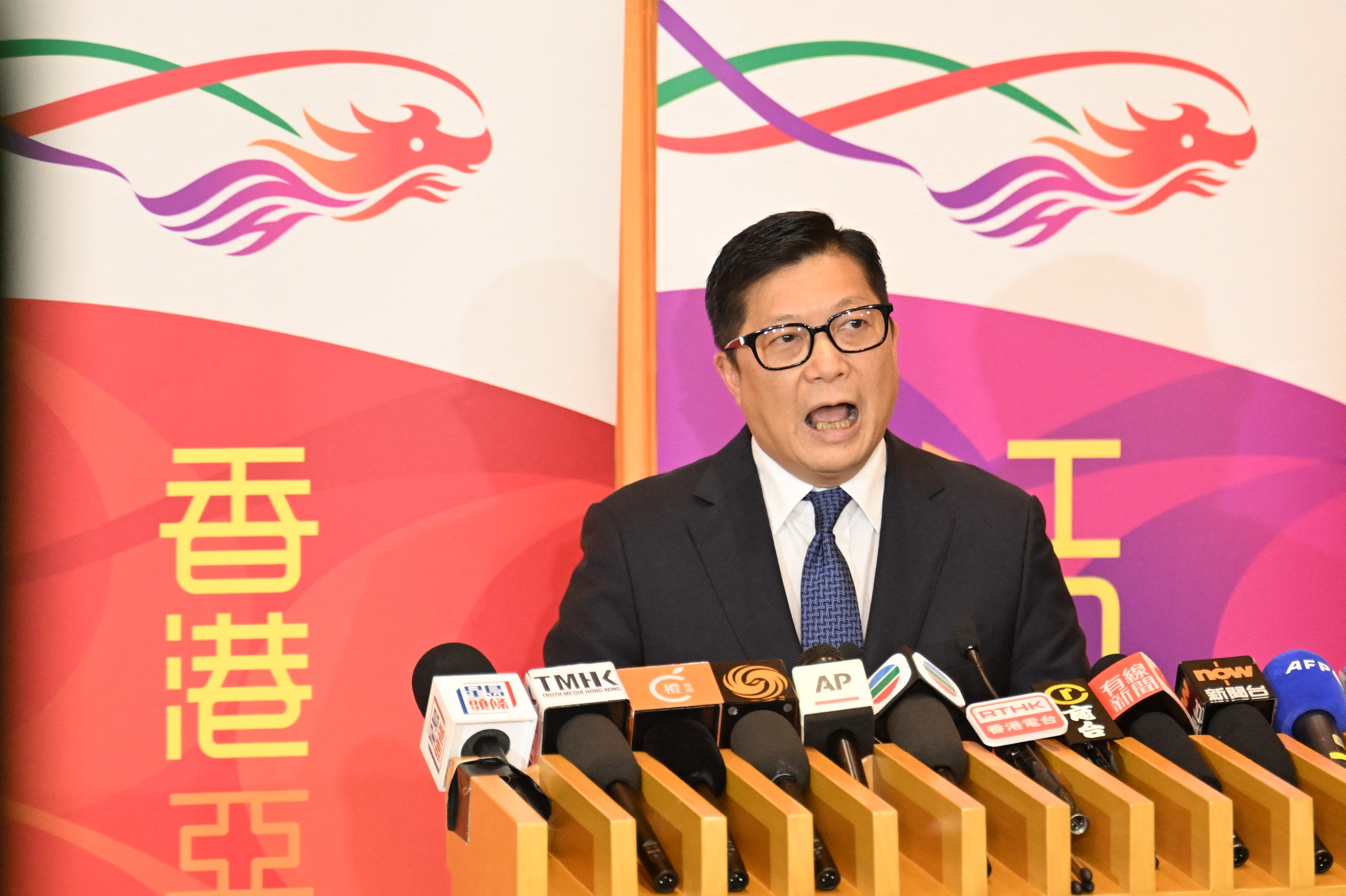 香港保安局局長鄧炳強表示，這6位定居於包括英國和美國等海外國家的人，都涉入所謂的煽動分裂國家罪和顛覆國家政權罪。(AFP)