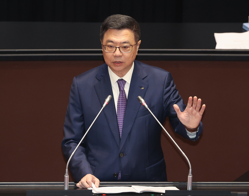 行政院長卓榮泰表示，若要讓未來的「體育暨運動發展部」成為更有權責的專責機構，當然是朝向單一設部的方向進行，但這還需要經過中央政府組織法修法配合。(圖：中央社)