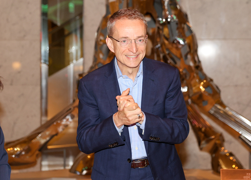 英特爾執行長季辛格(Pat Gelsinger)3日晚間在台北寒舍艾美酒店宴請供應鏈廠商，席間短暫受訪。(圖：中央社)