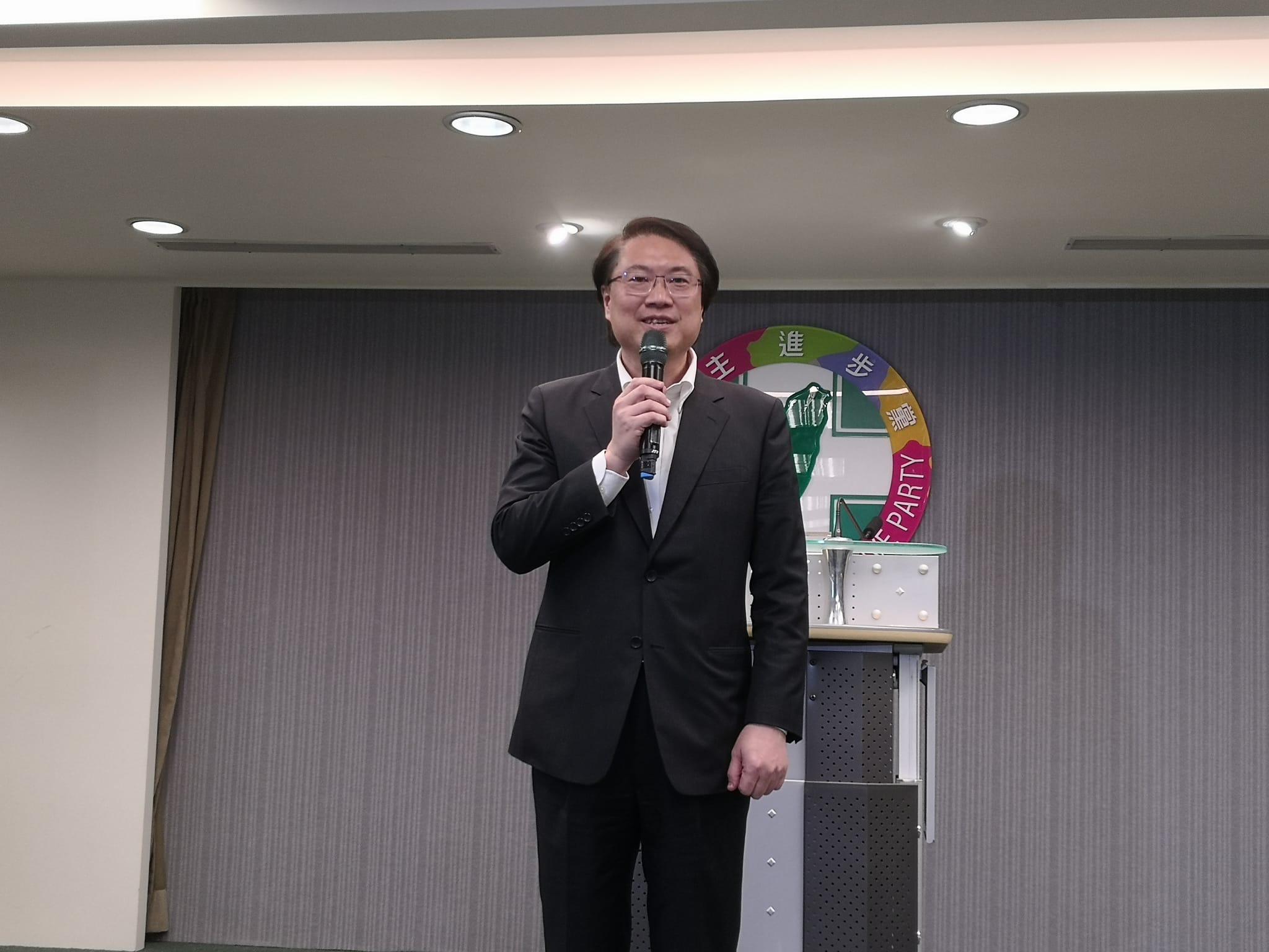 民進黨秘書長林右昌。(劉玉秋 攝)
