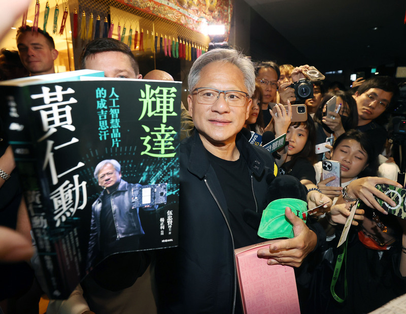 輝達執行長黃仁勳日前訪台，掀起一陣旋風。(資料照片/中央社)