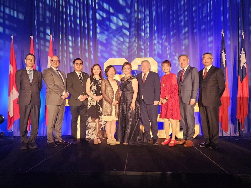 卑詩台灣商會年度晚宴冠蓋雲集，多位加拿大政要到場祝賀，也紛紛加入卑詩台灣商會，讚揚其充滿活力，是卑詩省最具影響力的商會之一。(圖：中央社)