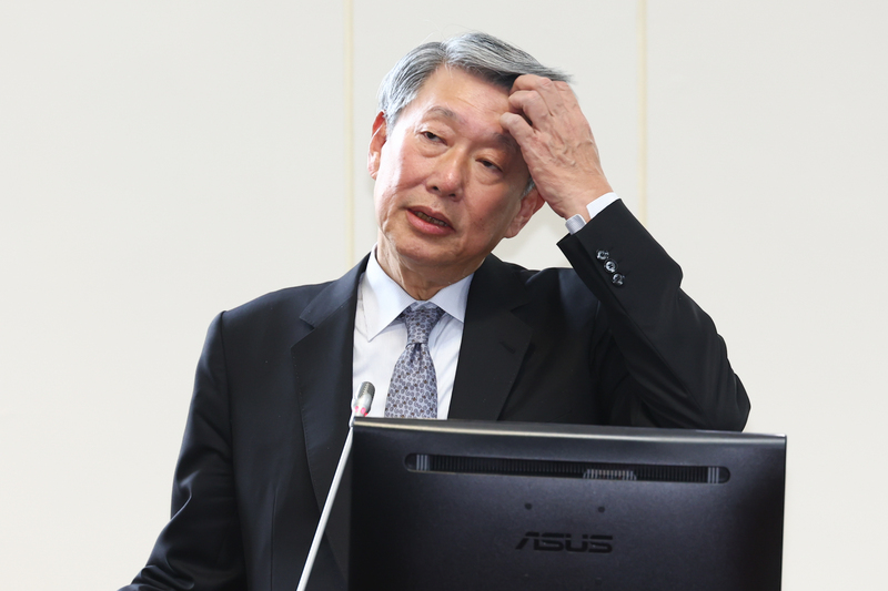 外媒報導台灣缺電問題恐成全球晶片業變數，經濟部長郭智輝（圖）12日在立法院受訪表示，目前電力是足夠的；至於AI新增用電評估是經過「精準計算」，以目前估算結果來看，準備電量足夠。 (圖：中央社)