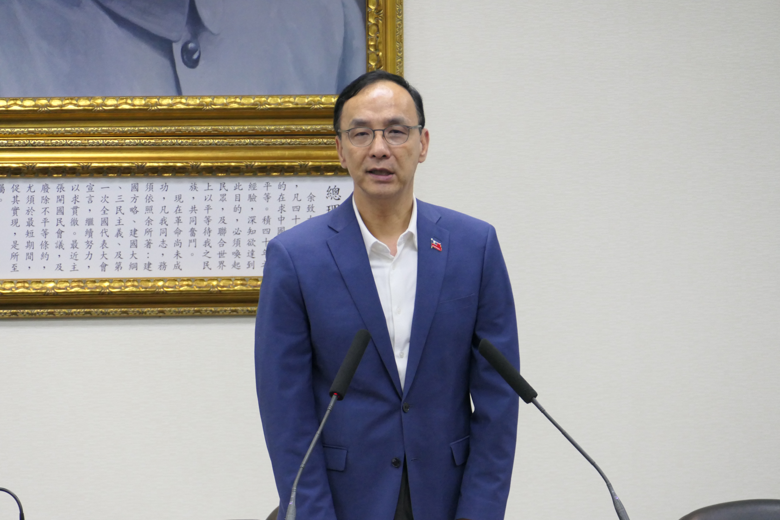 國民黨主席朱立倫12日表示，國民黨將在全台各地舉行上百場說明會，清楚說明國會職權修法的重要性。(趙婉淳 攝)